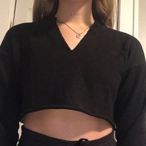 Cropped Black Sweatshirt
